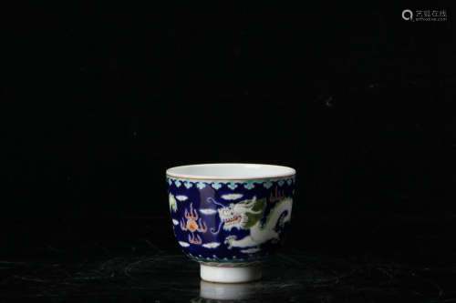 A Chinese Tri-colored Porcelain Cup