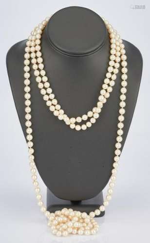 2 Pearl Necklaces, 34