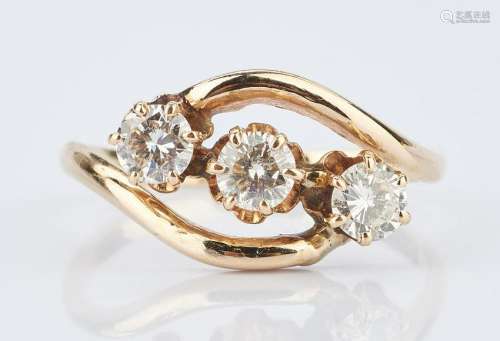 Ladies 14K Yellow Gold & Diamond Ring w/ 3 Stones