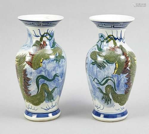 Paar Drachenvasen, China,