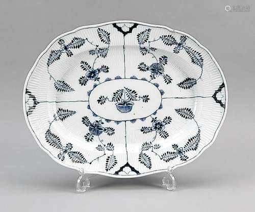 Oval plate, Meissen, 18th