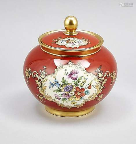 Large lidded box, Richard