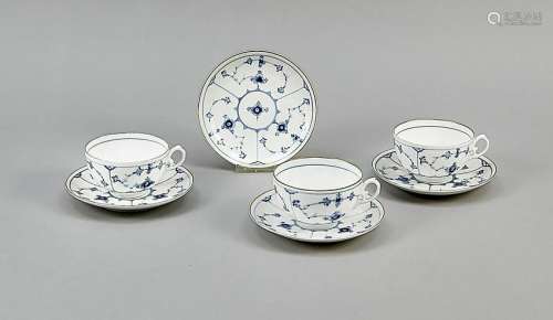 Three Teacups with  4 sau