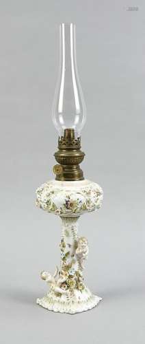Kerosene lamp, pres. Thur