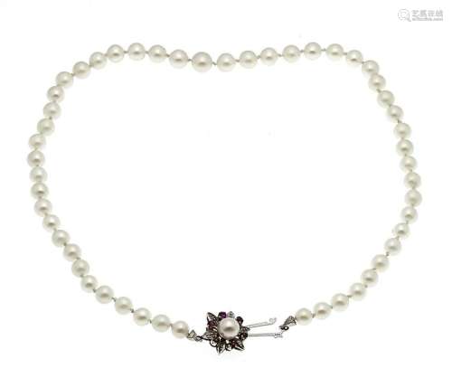 Pearl necklace with buckl