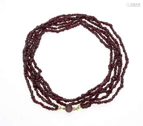 Garnet necklace with GG 7