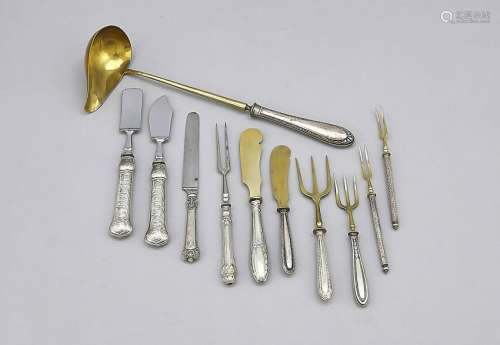 19 pieces cutlery, around