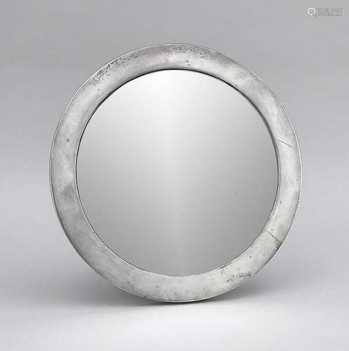 Round standing mirror wit