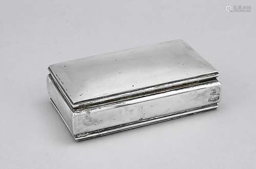 Rectangular cigarette box