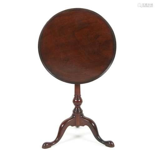 Queen Anne-Style Tilt-Top Candlestand