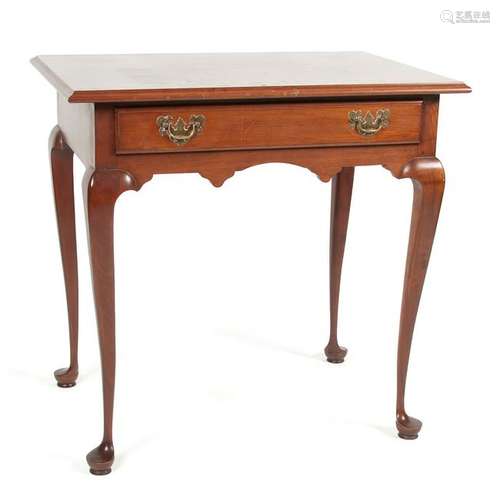 Queen Anne-Style Dressing Table in Mahogany