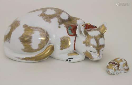 2 Nemuri Neko / 2 Japanese porcelain cats, Kutani,