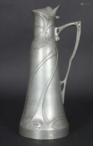 Jugendstil Schenkkanne / An Art Nouveau tin decanter,