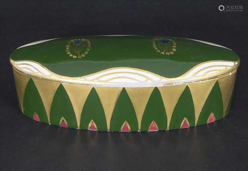 Jugendstil Deckeldose / An Art Nouveau oval lidded box,