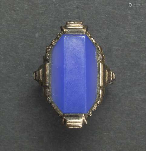 Damenring mit blauem Stein / A ladies ring with a blue