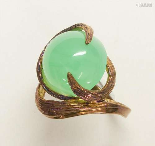 Damenring mit grünem Stein / A ladies ring with a green