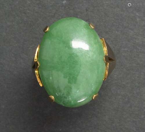 Damenring mit Jade / A ladies ring with jade Material: