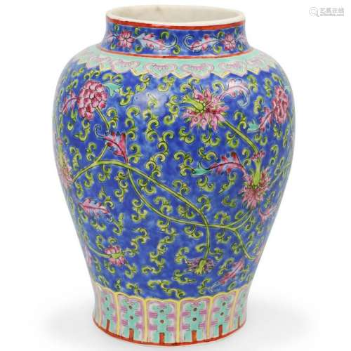 Chinese Enamel Porcelain Vase