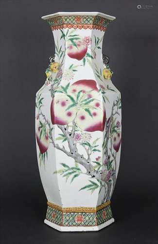 Große Ziervase / A large vase, China, Qing-Dynastie,