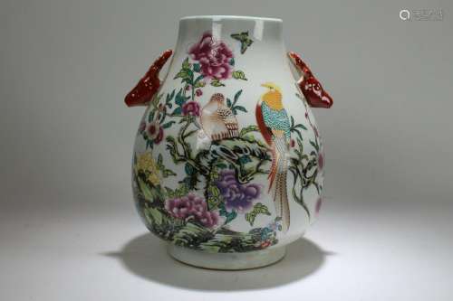 A Chinese Nature-sceen Deer-fortune Porcelain Vase