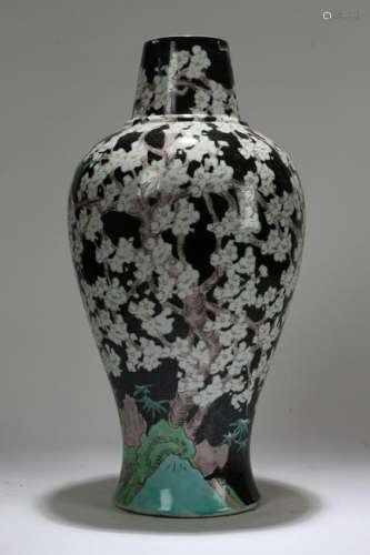 An Estate Chinese Nature-sceen Porcelain Display Vase