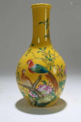 A Chinese Yellow Porcelain Nature-sceen Display Vase