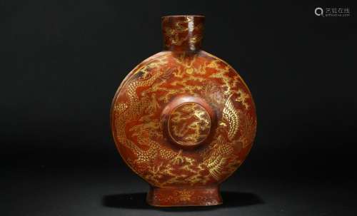 An Estate Chinese Dragon-decorating Lacquer Vase