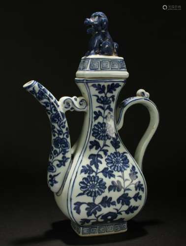 A Lidded Chinese Myth-beast Blue and White Porcelain
