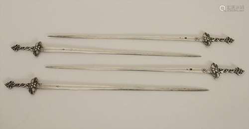 4 Fleischspieße / 4 silver meat skewers, Paris, um 1850