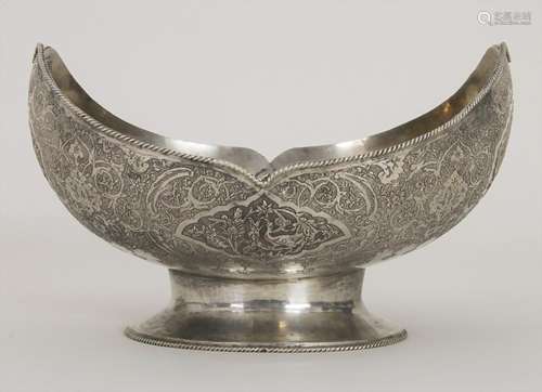 Obstschale / A silver fruit bowl, Persien / Iran, 19.