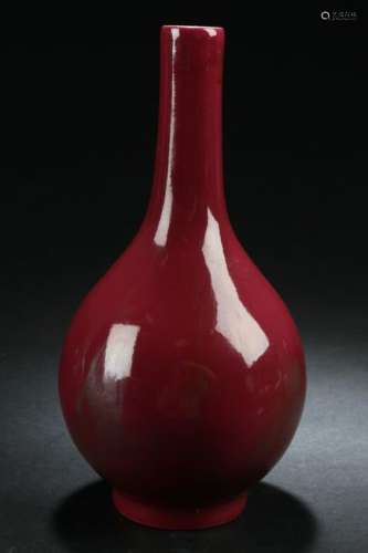 A Round-fortune Chinese Narrow-opening Porcelain Vase