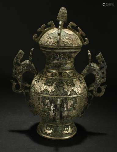 A Chinese Duo-handled Ancient-framing Bronze Vessel