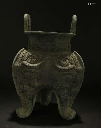 A Chinese Tri-podded Estate Bronze Vessel Display