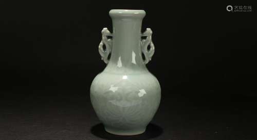 A Chinese Duo-handled Estate Porcelain Vase