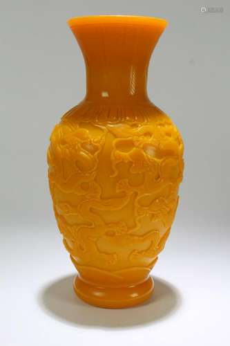 A Chinese Yellow-overlay Peking-glass Vase