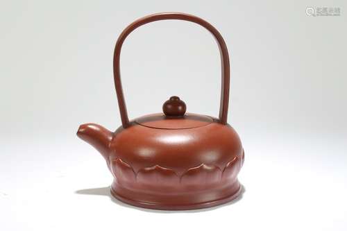 A Chinese Loctus-framing Fortune Tea Pot