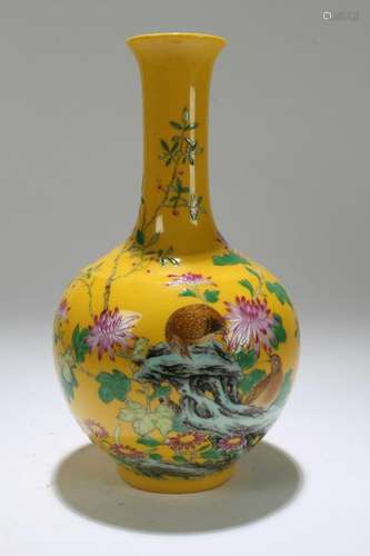 A Chinese Nature-sceen Estate Yellow Porcelain Vase