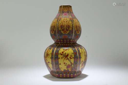 A Chinese Calabash-shape Fortune Porcelain Vase