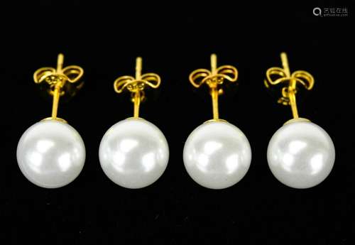 Two Pairs of 6mm Pearl Stud Earrings