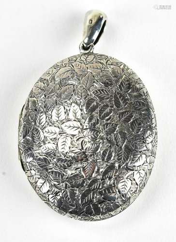 Antique English Sterling Leaf Motif Locket