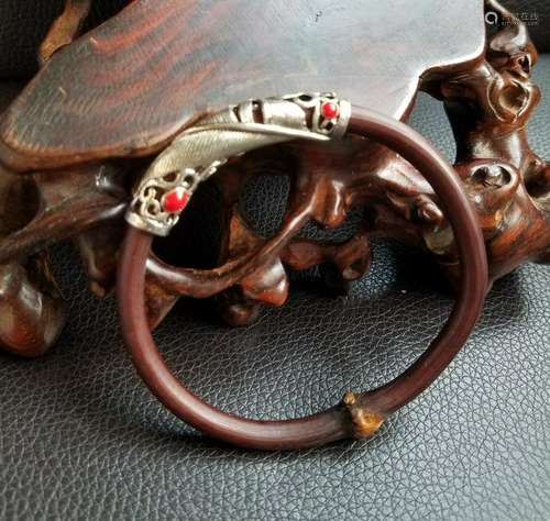 A Silver-Inlaid Wisteria Bracelet