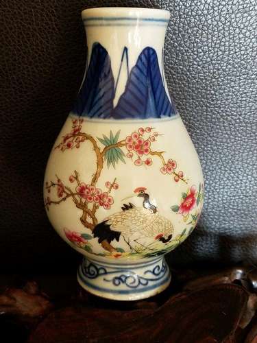 A Ming-Qing Porcelain Vase