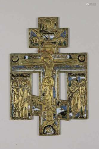 Erweitertes Segenskreuz, Russland, 19. Jh., Bronzeguss, mehrfarbig emalliert, Maße: 16 x 10,5 cm,