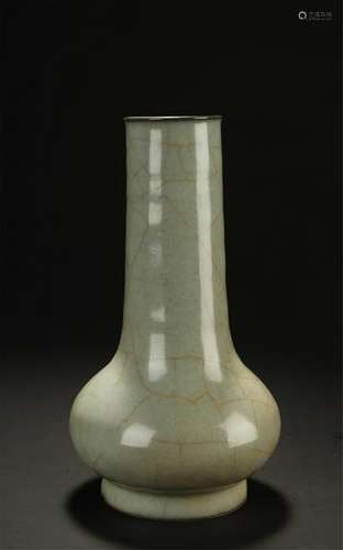 ANTIQUE CELADON GLAZED LONG-NECK VASE