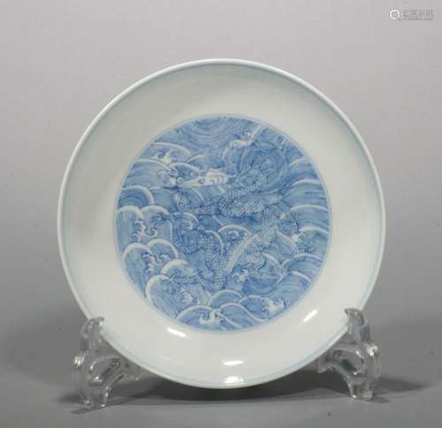 A BLUE/WHITE PLATE/ DRAGON PATTERN