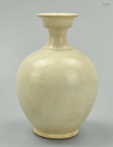 Chines Gongxian Ware White Glazed Vase, Tang D.