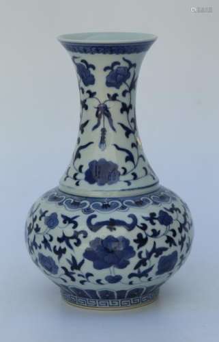 Chinese Qing Dynasty MULTI BORDER VASE