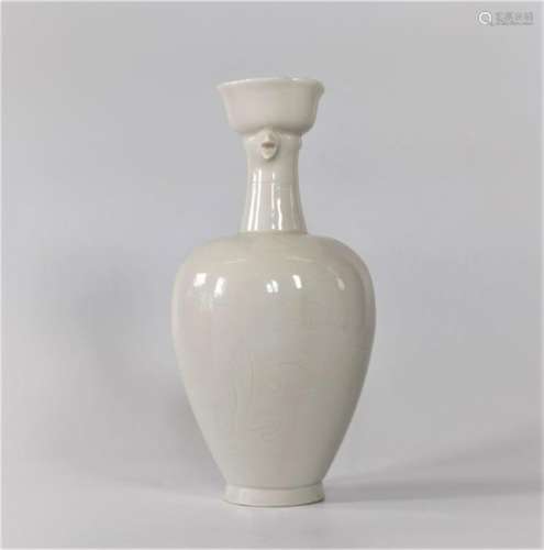Chinese Song Dynasty whiteDing Yao porcelain vase
