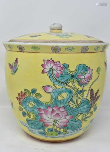 Large Chinese famille rose porcelain covered basin