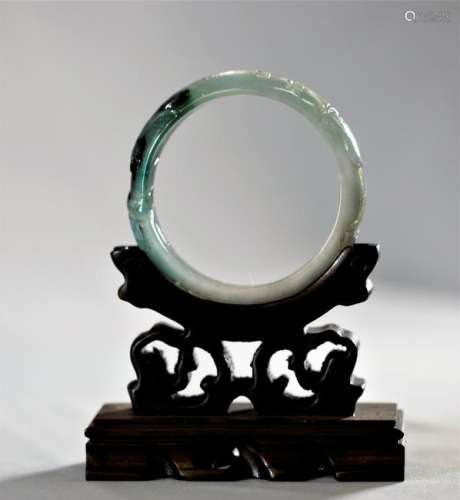 Chinese Qing Dynasty jadeite bangle bracelet